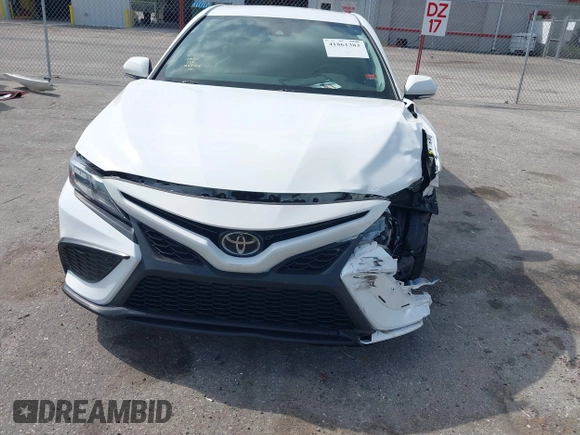 2022 Toyota Camry SE with VIN 4T1T11AK7NU668664, listed as a IAAI auction lot 41861383 with 7,843 mi miles. Bid and sale history available at carsss.com. Image 6.