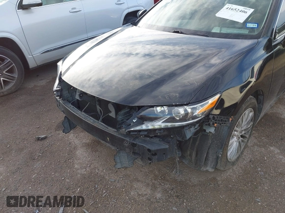 2016 Lexus ES with VIN 58ABK1GG9GU008567, listed as a IAAI auction lot 41652406 with 155,302 mi miles. Bid and sale history available at carsss.com. Image 6.
