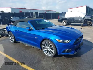 2017 Ford Mustang GT Premium z VIN 1FATP8FF4H5263034, wystawiony jako IAAI lot #42135251 z przebiegiem 24 955 mil mil oraz . Historia ofert i sprzedaży dostępna na DreamBid. Obrazek 1.