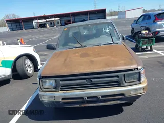 1992 Toyota Pickup DX with VIN JT4RN81P3N5138807, listed as a IAAI auction lot 41823804 with 136,154 mi miles and . Bid and sale history available at DreamBid. Image 6.