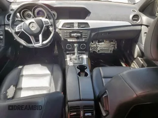 2012 Mercedes-Benz C 250 Sport с VIN WDDGF4HB6CR238614, выставлен на аукционе Copart как лот 61547715 с пробегом 107 849 миль миль и Списание • Salvage title. История ставок и продаж доступна на DreamBid. Изображение 8.