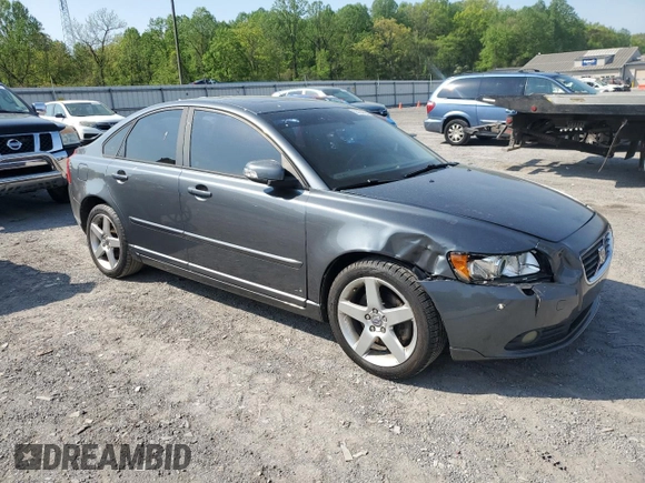 2008 Volvo S40 2.4L z VIN YV1MS382282382674, wystawiony jako Copart lot #55022625 z przebiegiem 116 132 mil mil oraz Szkoda całkowita • Salvage title. Historia ofert i sprzedaży dostępna na DreamBid. Obrazek 4.