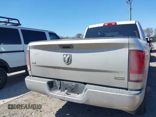 2013 Ram 1500 SLT z VIN 1C6RR6GP0DS512068, wystawiony jako IAAI lot #41729983 z przebiegiem 191 167 mil mil oraz . Historia ofert i sprzedaży dostępna na DreamBid. Obrazek 16.