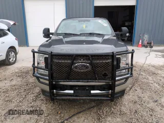 2018 Ford F-250 XL with VIN 1FT7X2B65JEB31372, listed as a Copart auction lot 52757495 with 167,640 mi miles and Clean title. Bid and sale history available at DreamBid. Image 5.