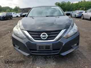 2017 Nissan Altima SL with VIN 1N4AL3AP1HC191601, listed as a Copart auction lot 61574595 with 110,251 mi miles and Salvage title. Bid and sale history available at DreamBid. Image 5.