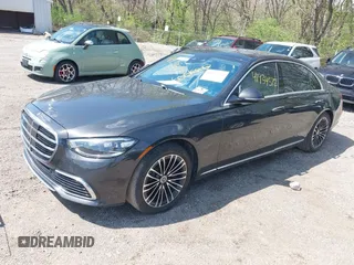 2023 Mercedes-Benz S 580 z VIN W1K6G7GB8PA189254, wystawiony jako IAAI lot #41934572 z przebiegiem 32 213 mil mil oraz . Historia ofert i sprzedaży dostępna na DreamBid. Obrazek 2.