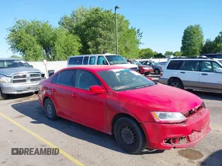 2014 Volkswagen Jetta S z VIN 3VW1K7AJ3EM413157, wystawiony jako IAAI lot #42530283 z przebiegiem 183 255 mil mil oraz . Historia ofert i sprzedaży dostępna na DreamBid. Obrazek 1.