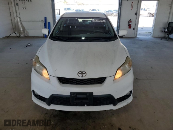2011 Toyota Matrix z VIN 2T1KU4EE5BC712652, wystawiony jako Copart lot #52297315 z przebiegiem 111 348 mil mil oraz Szkoda całkowita • Salvage title. Historia ofert i sprzedaży dostępna na DreamBid. Obrazek 5.