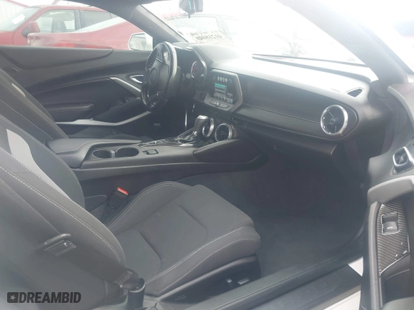 2018 Chevrolet Camaro 1LT with VIN 1G1FB1RS2J0142116, listed as a IAAI auction lot 41218640 with 85,907 mi miles. Bid and sale history available at carsss.com. Image 5.