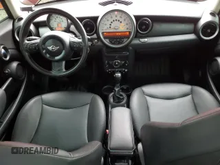 2011 MINI Clubman z VIN WMWZF3C51BT188671, wystawiony jako Copart lot #53154805 z przebiegiem 69 844 mil mil oraz Szkoda całkowita • Salvage title. Historia ofert i sprzedaży dostępna na DreamBid. Obrazek 8.