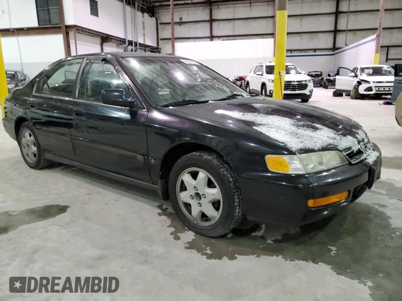 1996 Honda Accord LX with VIN 1HGCD5635TA222954, listed as a Copart auction lot 82606194 with 212,299 mi miles and Salvage Title. Bid and sale history available at DreamBid. Image 4.