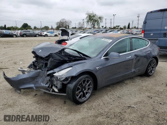 2018 Tesla Model 3 Long Range Battery z VIN 5YJ3E1EA7JF123805, wystawiony jako Copart lot #56034325 z przebiegiem 90 249 mil mil oraz Szkoda całkowita • Salvage title. Historia ofert i sprzedaży dostępna na DreamBid. Obrazek 1.