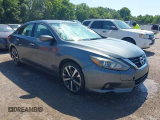 2017 Nissan Altima SV with VIN 1N4AL3AP5HC493702, listed as a IAAI auction lot 42661383 with 195,280 mi miles and . Bid and sale history available at DreamBid. Image 1.
