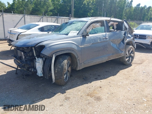2024 Volkswagen Atlas SE with VIN 1V2HE2CA2RC216298, listed as a IAAI auction lot 42732914 with Not provided miles and . Bid and sale history available at DreamBid. Image 2.