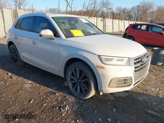 2020 Audi Q5 Premium Plus with VIN WA1BNAFY3L2060967, listed as a IAAI auction lot 41344576 with 74,755 mi miles. Bid and sale history available at carsss.com. Image 1.