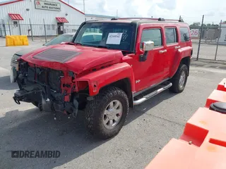 2007 Hummer H3 SUV with VIN 5GTDN13E678100639, listed as a IAAI auction lot 42169342 with 239,906 mi miles. Bid and sale history available at carsss.com. Image 2.