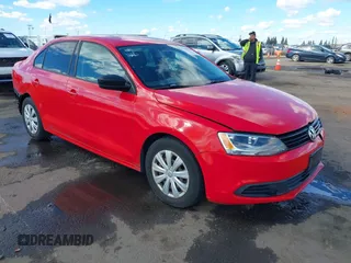 2012 Volkswagen Jetta S с VIN 3VW1K7AJ3CM379198, выставлен на аукционе IAAI как лот 41708339 с пробегом 88 343 миль миль и . История ставок и продаж доступна на DreamBid. Изображение 1.
