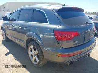 2014 Audi Q7 3.0T S line Prestige with VIN WA1DGAFE7ED011657, listed as a IAAI auction lot 41775200 with 149,395 mi miles. Bid and sale history available at carsss.com. Image 3.