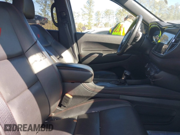 2024 Dodge Durango R/T Plus z VIN 1C4SDJCT3RC143917, wystawiony jako IAAI lot #41634822 z przebiegiem Nie podano mil oraz . Historia ofert i sprzedaży dostępna na DreamBid. Obrazek 5.
