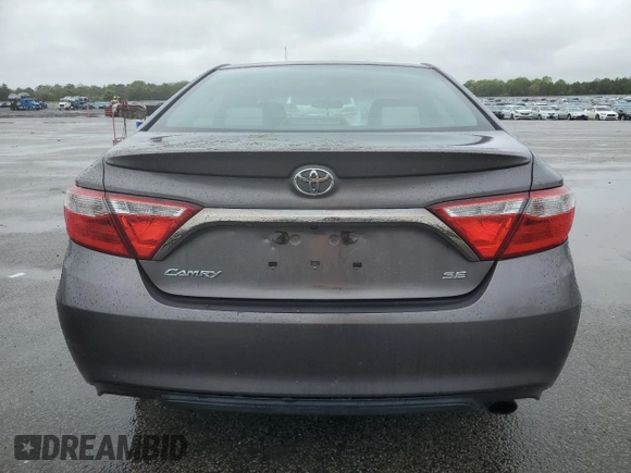 2015 Toyota Camry XLE z VIN 4T1BF1FK1FU048013, wystawiony jako Copart lot #57527325 z przebiegiem 200 428 mil mil oraz Szkoda całkowita • Salvage title. Historia ofert i sprzedaży dostępna na DreamBid. Obrazek 6.