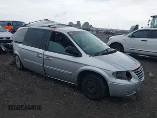 2005 Chrysler Town & Country LX с VIN 2C4GP44R75R136133, выставлен на аукционе IAAI как лот 42436799 с пробегом 254 659 миль миль и . История ставок и продаж доступна на DreamBid. Изображение 1.