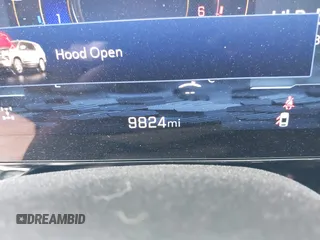 2025 Chevrolet Tahoe z VIN 1GNS6RRD7SR121714, wystawiony jako IAAI lot #42602552 z przebiegiem 9 824 mil mil oraz . Historia ofert i sprzedaży dostępna na DreamBid. Obrazek 15.
