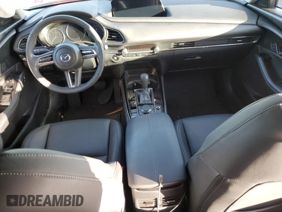 2023 Mazda CX-30 S Carbon Edition z VIN 3MVDMBCM5PM566659, wystawiony jako Copart lot #43979955 z przebiegiem 19 582 mil mil oraz Szkoda całkowita • Salvage title. Historia ofert i sprzedaży dostępna na DreamBid. Obrazek 8.