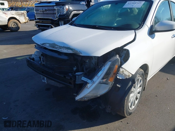 2017 Nissan Versa S Plus z VIN 3N1CN7AP6HL898849, wystawiony jako IAAI lot #41501925 z przebiegiem 132 440 mil mil oraz . Historia ofert i sprzedaży dostępna na DreamBid. Obrazek 6.