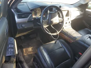 2018 Chevrolet Suburban Premier z VIN 1GNSCJKC6JR195796, wystawiony jako Copart lot #71455954 z przebiegiem Nie podano mil oraz Szkoda całkowita • Salvage title. Historia ofert i sprzedaży dostępna na DreamBid. Obrazek 8.