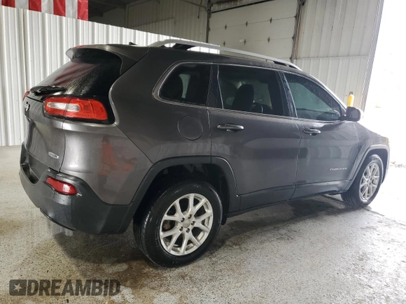 2017 Jeep Cherokee Latitude with VIN 1C4PJLCBXHD232099, listed as a Copart auction lot 55359125 with 61,639 mi miles and Clean title. Bid and sale history available at DreamBid. Image 3.