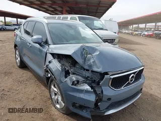 2021 Volvo XC40 Momentum with VIN YV4162UK3M2473571, listed as a IAAI auction lot 41718239 with 60,324 mi miles. Bid and sale history available at carsss.com. Image 1.