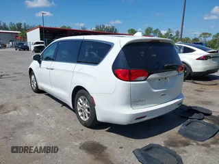 2017 Chrysler Pacifica Touring z VIN 2C4RC1DG6HR831175, wystawiony jako IAAI lot #42329800 z przebiegiem 320 507 mil mil oraz . Historia ofert i sprzedaży dostępna na DreamBid. Obrazek 3.