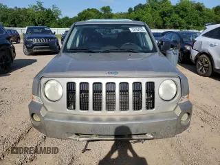 2009 Jeep Patriot Limited with VIN 1J4FT48B99D146489, listed as a Copart auction lot 52484925 with 251,986 mi miles and Salvage title. Bid and sale history available at DreamBid. Image 5.