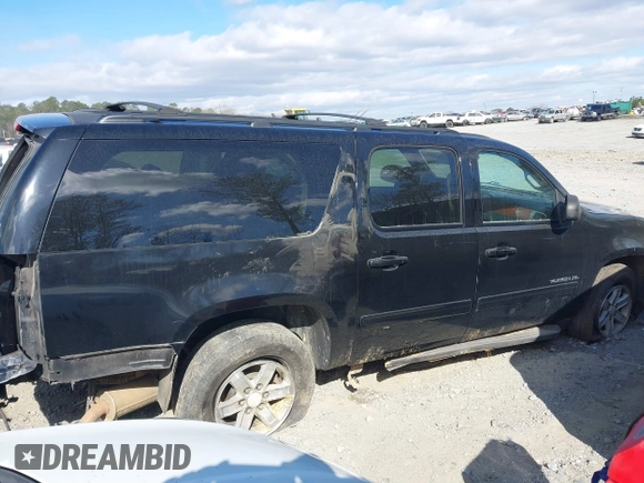 2013 GMC Yukon XL SLT with VIN 1GKS1KE02DR176998, listed as a IAAI auction lot 41839522 with 175,923 mi miles. Bid and sale history available at carsss.com. Image 13.
