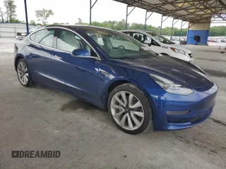 2019 Tesla Model 3 Mid Range z VIN 5YJ3E1EA1KF417900, wystawiony jako Copart lot #55310265 z przebiegiem 45 739 mil mil oraz Szkoda całkowita • Salvage title. Historia ofert i sprzedaży dostępna na DreamBid. Obrazek 4.
