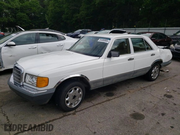 1985 Mercedes-Benz 380 z VIN WDBCA32C8FA127549, wystawiony jako Copart lot #54406985 z przebiegiem 167 688 mil mil oraz Szkoda całkowita • Salvage title. Historia ofert i sprzedaży dostępna na DreamBid. Obrazek 1.