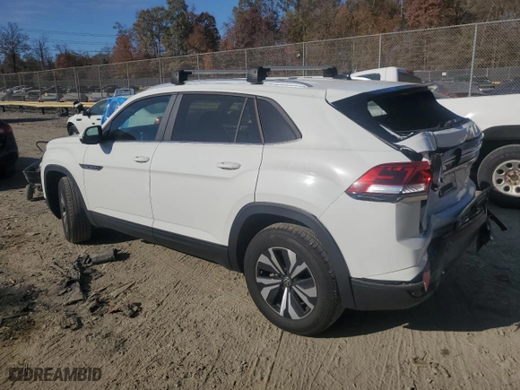 2024 Volkswagen Atlas Cross Sport 2.0T SE with VIN 1V2LE2CA0RC236608, listed as a Copart auction lot 79430654 with 9,705 mi miles and Salvage Title. Bid and sale history available at carsss.com. Image 2.