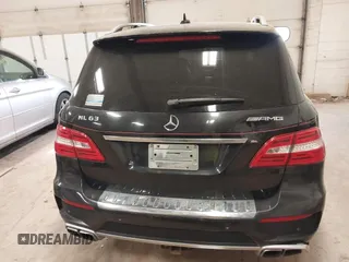 2014 Mercedes-Benz M 63 AMG z VIN 4JGDA7EB5EA349900, wystawiony jako IAAI lot #41857802 z przebiegiem 187 204 mil mil oraz . Historia ofert i sprzedaży dostępna na DreamBid. Obrazek 16.