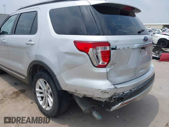 2017 Ford Explorer XLT z VIN 1FM5K7D89HGB79520, wystawiony jako IAAI lot #42288407 z przebiegiem 152 091 mil mil oraz . Historia ofert i sprzedaży dostępna na DreamBid. Obrazek 6.