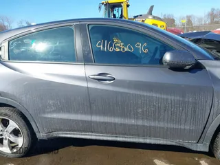 2017 Honda HR-V LX with VIN 3CZRU6H3XHM702603, listed as a IAAI auction lot 41668096 with 1 mi miles. Bid and sale history available at carsss.com. Image 14.