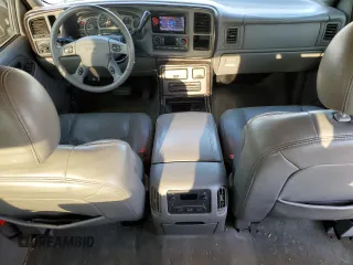 2006 GMC Sierra Denali z VIN 2GTEK63N561121615, wystawiony jako Copart lot #73488154 z przebiegiem 197 788 mil mil oraz Szkody całkowita. Historia ofert i sprzedaży dostępna na DreamBid. Obrazek 8.