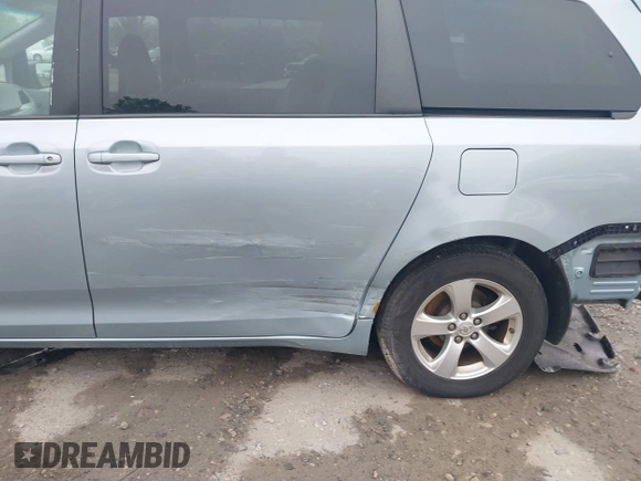 2015 Toyota Sienna LE AAS with VIN 5TDKK3DC4FS663876, listed as a IAAI auction lot 42155091 with 82,602 mi miles and . Bid and sale history available at DreamBid. Image 17.