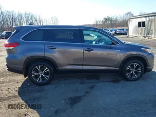 2019 Toyota Highlander LE with VIN 5TDBZRFH0KS960077, listed as a IAAI auction lot 41222178 with 125,800 mi miles and . Bid and sale history available at DreamBid. Image 13.