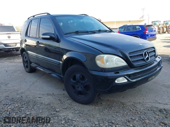2004 Mercedes-Benz M 350 with VIN 4JGAB57E24A505420, listed as a IAAI auction lot 42070034 with 228,002 mi miles and . Bid and sale history available at carsss.com. Image 1.