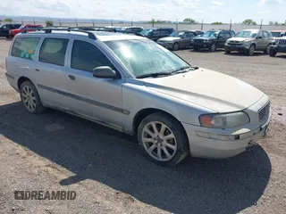 2002 Volvo V70 с VIN YV1SW61RX22240780, выставлен на аукционе IAAI как лот 42401978 с пробегом Не указан миль и . История ставок и продаж доступна на DreamBid. Изображение 1.