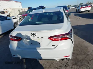 2023 Toyota Camry SE z VIN 4T1G11AK7PU114481, wystawiony jako IAAI lot #40760934 z przebiegiem 31 653 mil mil oraz . Historia ofert i sprzedaży dostępna na DreamBid. Obrazek 16.
