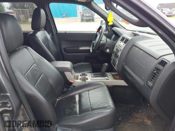 2011 Ford Escape XLT z VIN 1FMCU9D73BKA87277, wystawiony jako IAAI lot #42662242 z przebiegiem 207 649 mil mil oraz . Historia ofert i sprzedaży dostępna na DreamBid. Obrazek 5.
