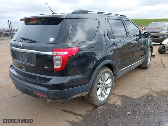 2014 Ford Explorer Limited with VIN 1FM5K8F8XEGB63289, listed as a IAAI auction lot 41848462 with 227,167 mi miles. Bid and sale history available at carsss.com. Image 4.