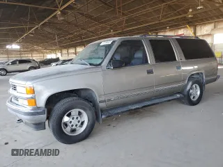 1999 Chevrolet Suburban z VIN 3GNFK16R3XG217135, wystawiony jako Copart lot #57158455 z przebiegiem 200 002 mil mil oraz Czysty tytuł • Clean title. Historia ofert i sprzedaży dostępna na DreamBid. Obrazek 1.