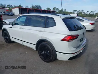 2023 Volkswagen Tiguan SE R-Line Black с VIN 3VVCB7AX0PM092375, выставлен на аукционе IAAI как лот 42176568 с пробегом 25 037 миль миль и . История ставок и продаж доступна на DreamBid. Изображение 3.